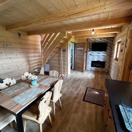 Styry Pory Roku Apartment Gron