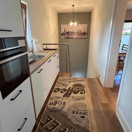 Styry Pory Roku Apartment *